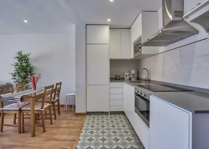 Sur Perla 6-3 Apartment